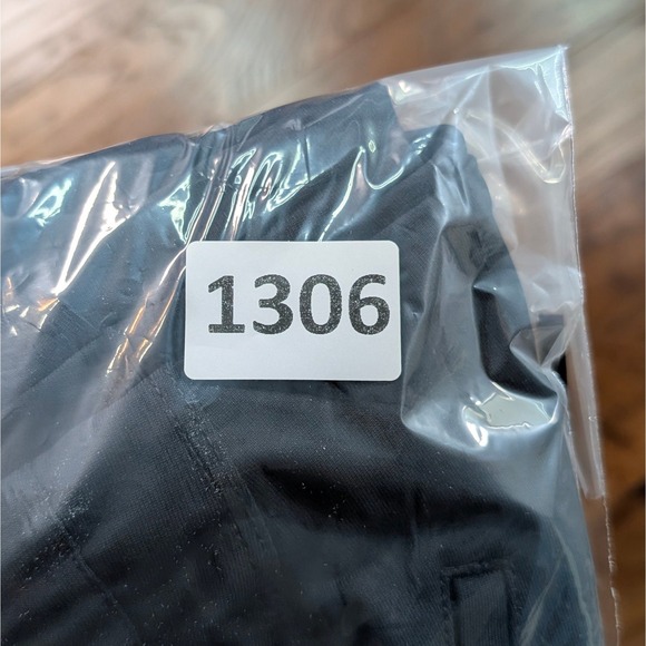 Cuts AO Jogger Mens Large Black 33/35x28 Technical Stretch Tapered Pants 1306 - Picture 8 of 8